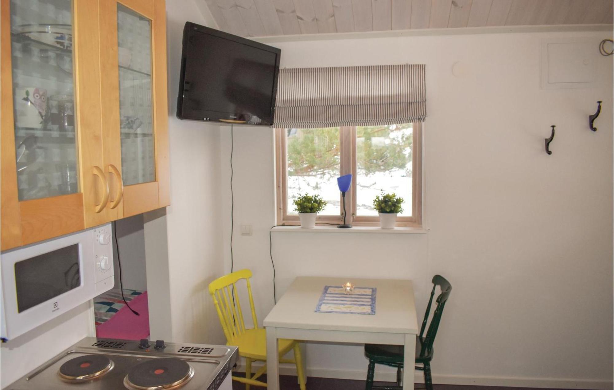 1 Bedroom Stunning Home In Vrangoe Екстер'єр фото